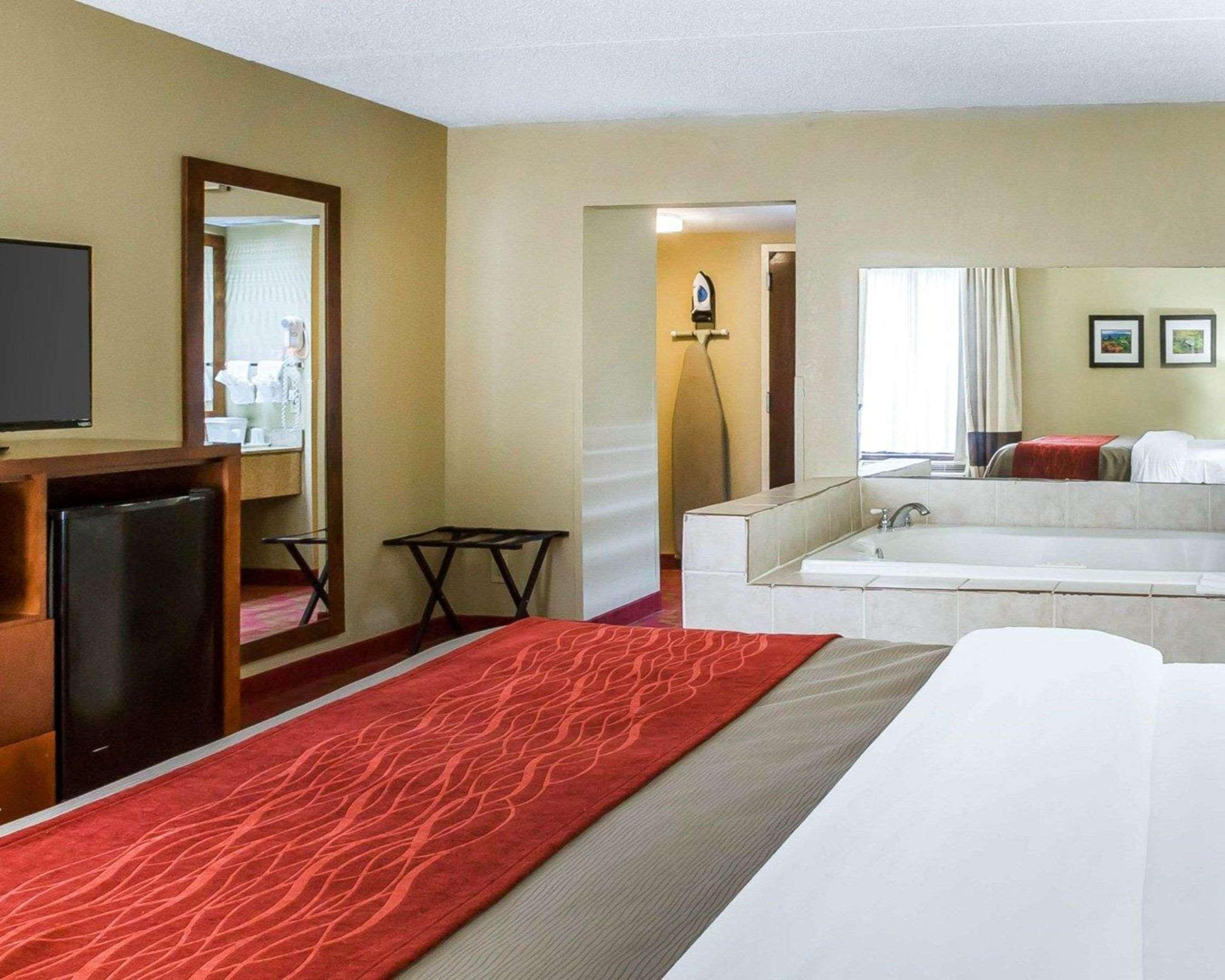Comfort Inn Matthews / Charlotte Екстер'єр фото