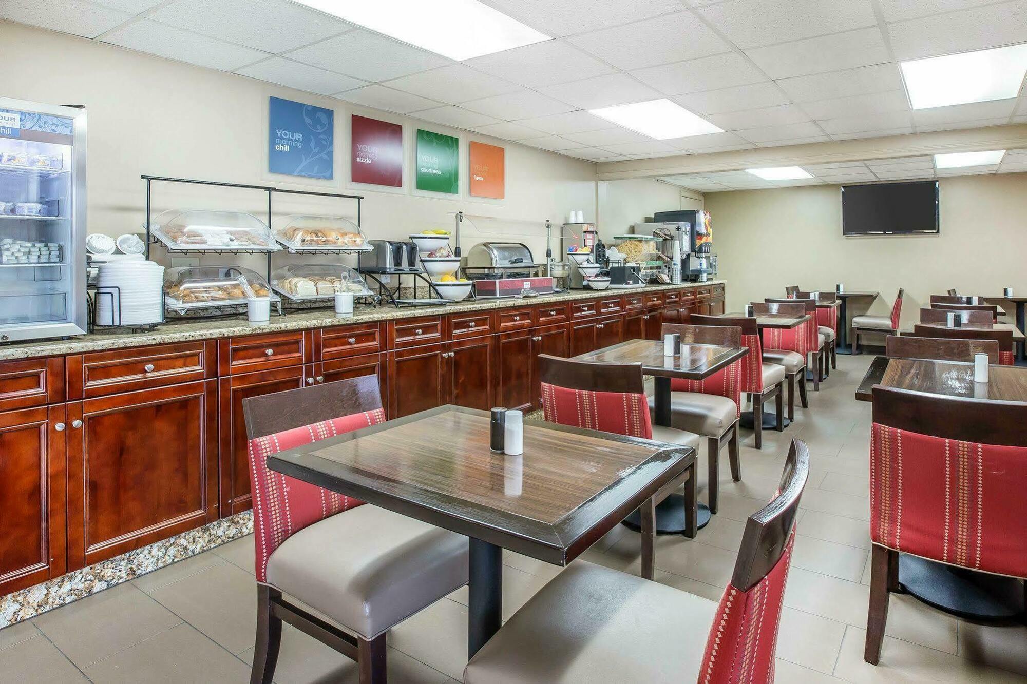 Comfort Inn Matthews / Charlotte Екстер'єр фото